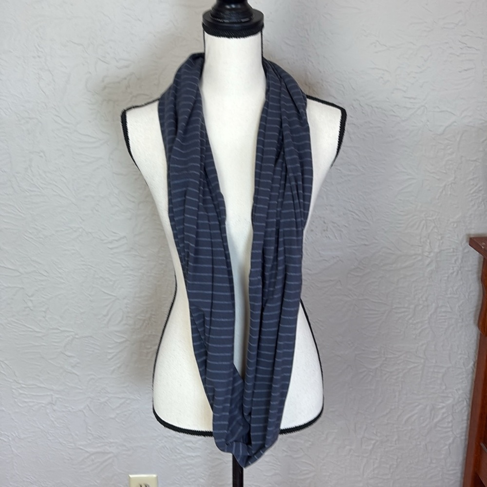 FIG Voyage T-Shirt Knit Infinity Scarf - Picture 4 of 6